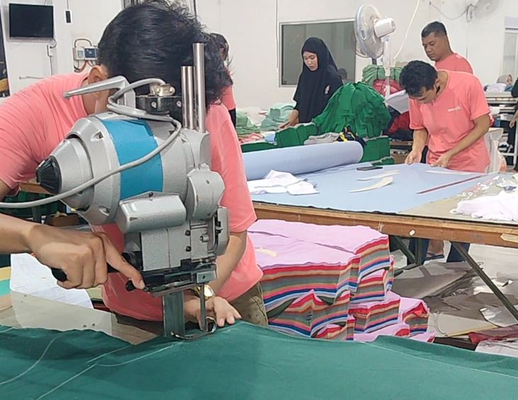 Garment Jadi Pilihan Vendor Konveksi Baju Tangan Pertama